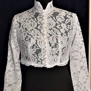 Women's White Lace Cropped Button-Front Topper